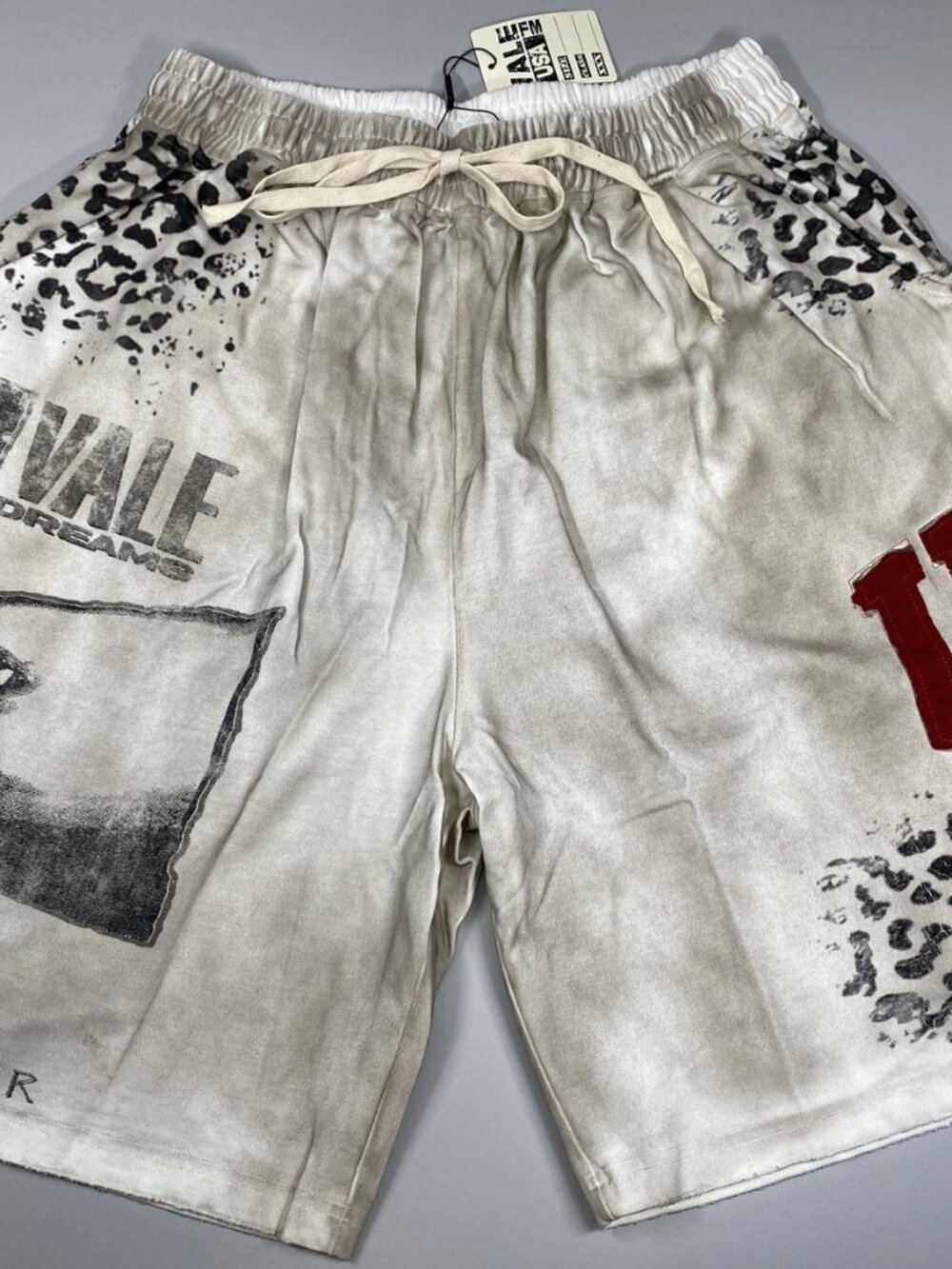 Vale Forever Valley Streetwear Mens Shorts Size S Cheetah USA Dreams Distressed